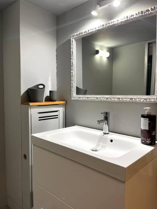 Ksenokratous-Kolonaki Cozy Apartment Атина Екстериор снимка