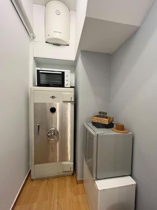 Ksenokratous-Kolonaki Cozy Apartment Атина Екстериор снимка