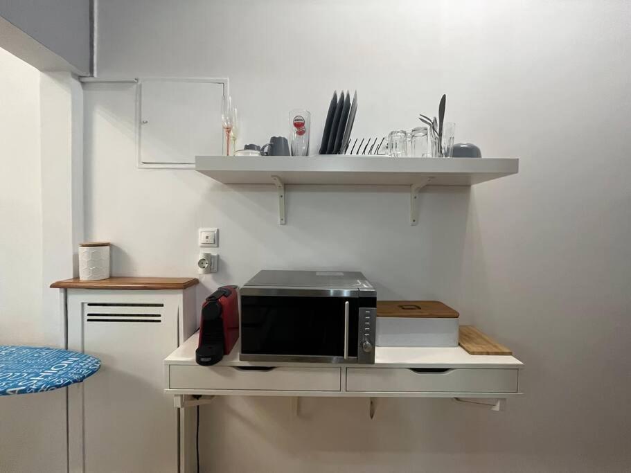 Ksenokratous-Kolonaki Cozy Apartment Атина Екстериор снимка