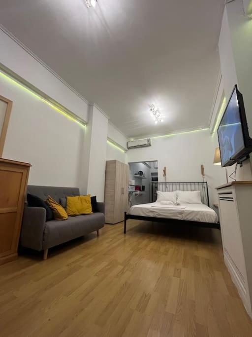 Ksenokratous-Kolonaki Cozy Apartment Атина Екстериор снимка